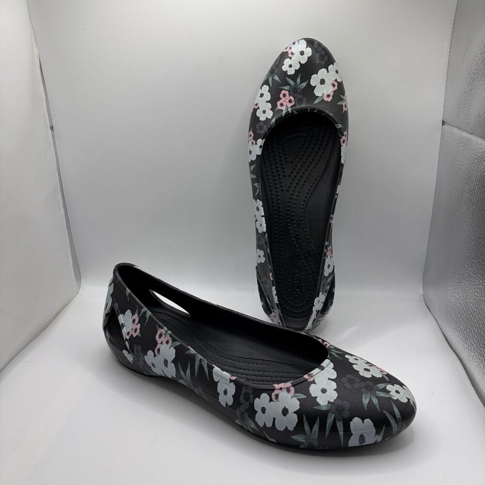 Crocs Laura Printed Flats Womens 10 Black Floral Beach Preppy Lightweight Summer